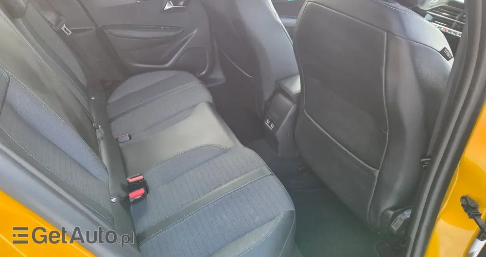 PEUGEOT 208 PureTech 100 Allure