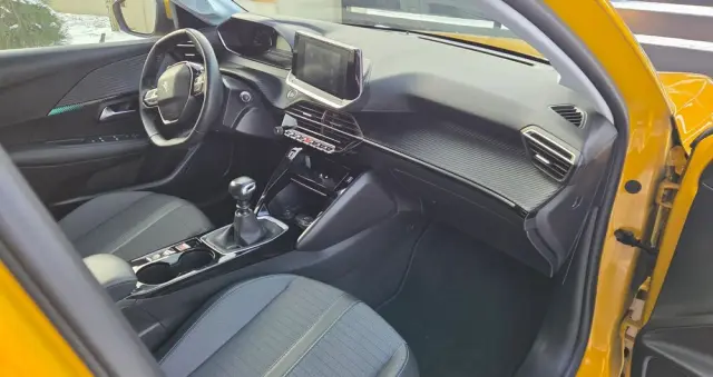 PEUGEOT 208 PureTech 100 Allure