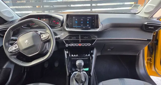 PEUGEOT 208 PureTech 100 Allure