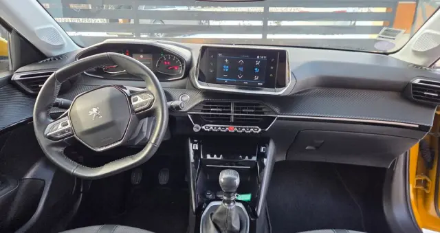 PEUGEOT 208 PureTech 100 Allure