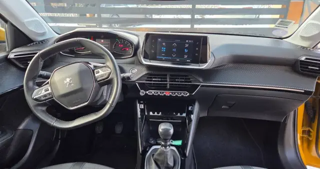 PEUGEOT 208 PureTech 100 Allure