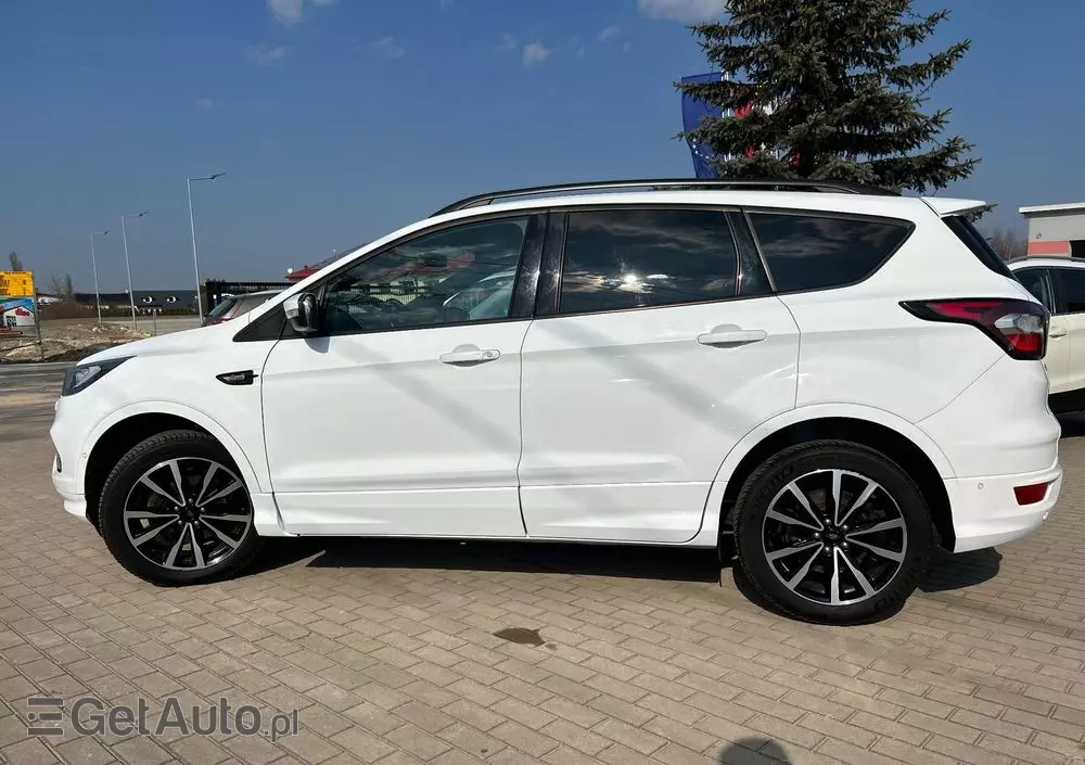 FORD Kuga 1.5 EcoBoost 2x4 ST-Line