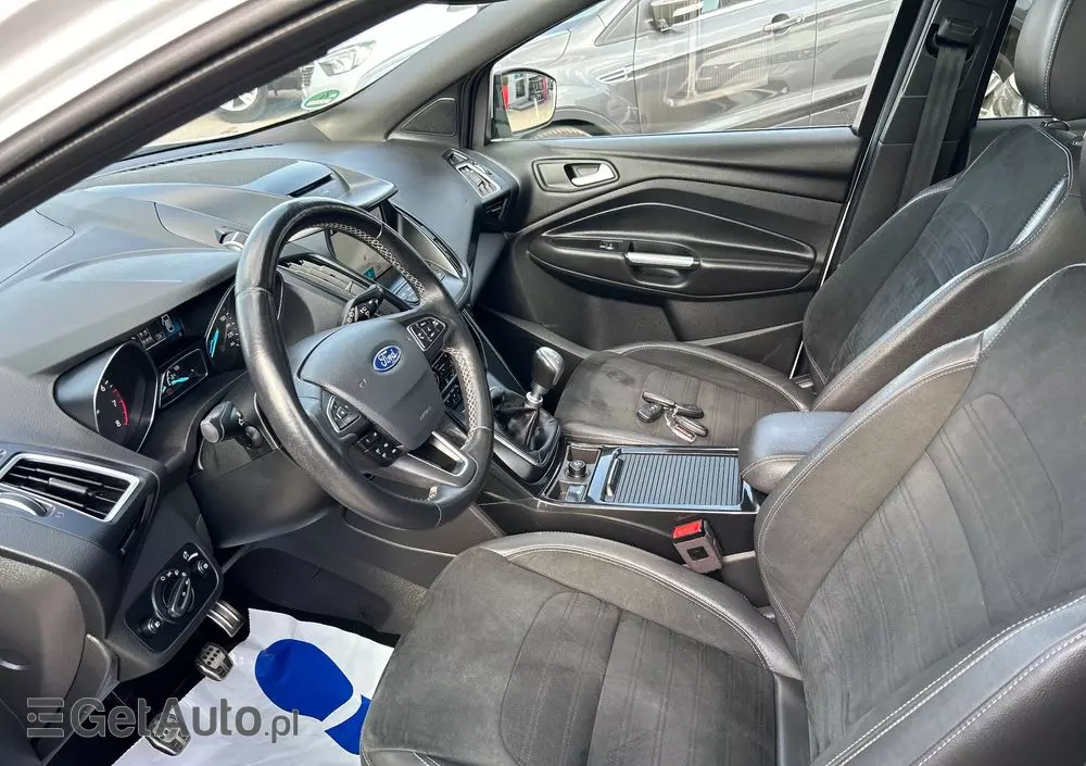 FORD Kuga 1.5 EcoBoost 2x4 ST-Line