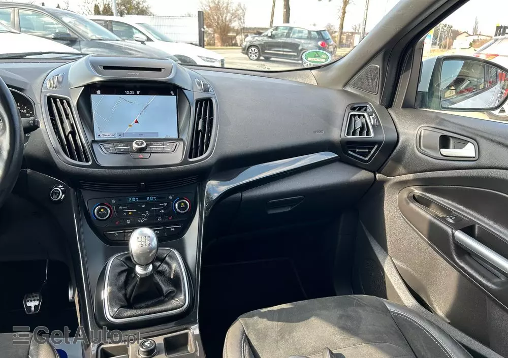 FORD Kuga 1.5 EcoBoost 2x4 ST-Line