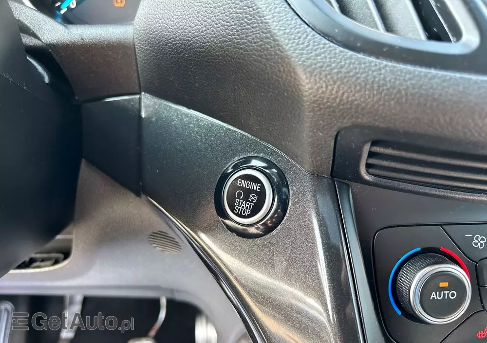 FORD Kuga 1.5 EcoBoost 2x4 ST-Line