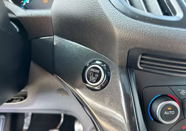 FORD Kuga 1.5 EcoBoost 2x4 ST-Line