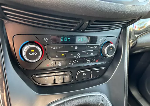 FORD Kuga 1.5 EcoBoost 2x4 ST-Line