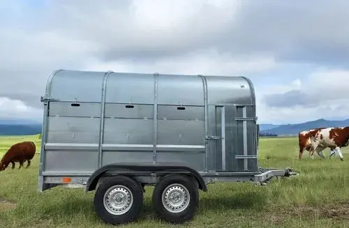 PRZYCZEPA DO PRZEWOZU ŻYWYCH ZWIERZĄT DO BYDŁA CIELĄT ŚWIŃ KRÓW KÓZ OW Przyczepa 