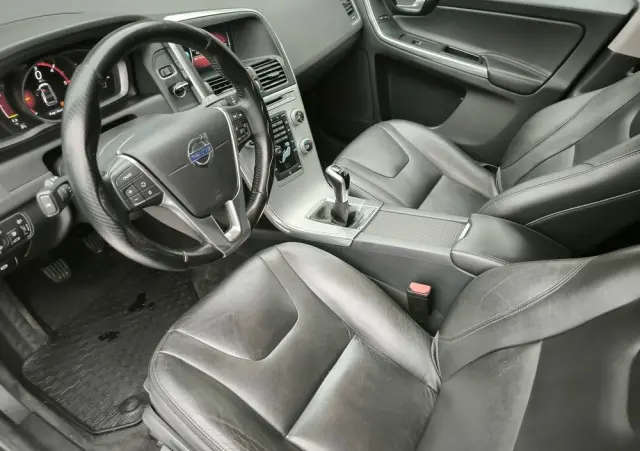 VOLVO XC 60 D4 Summum