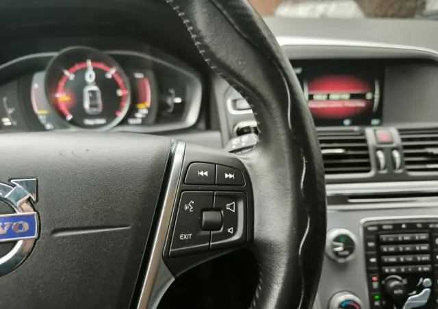 VOLVO XC 60 D4 Summum