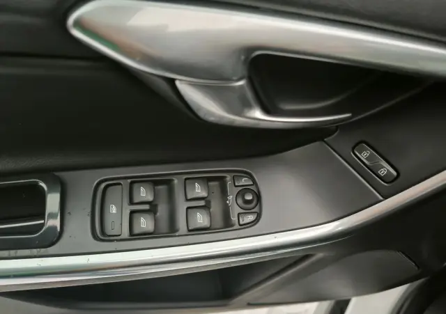 VOLVO XC 60 D4 Summum