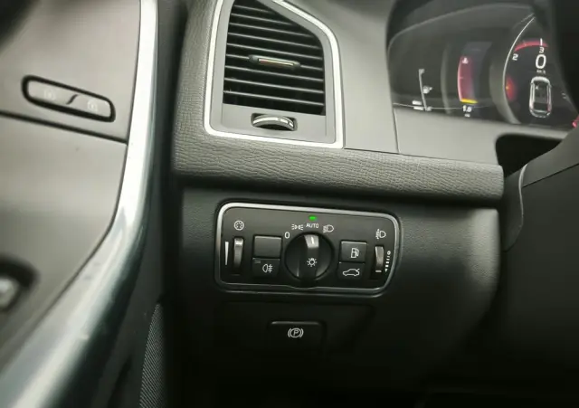 VOLVO XC 60 D4 Summum