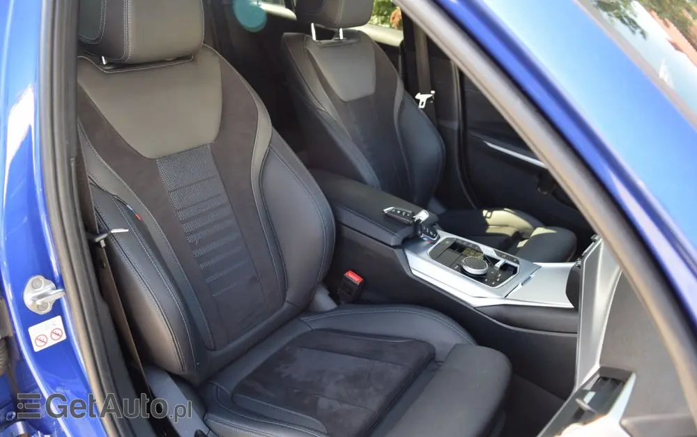 BMW Seria 3 320d xDrive M Sport Sport