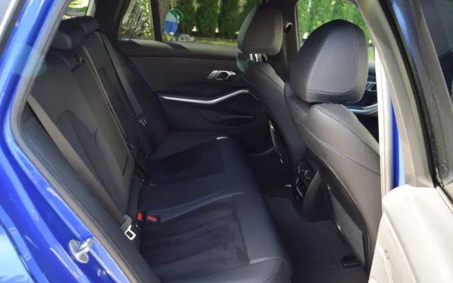 BMW Seria 3 320d xDrive M Sport Sport