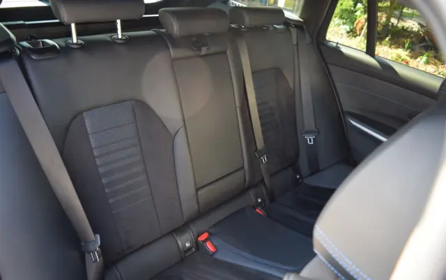 BMW Seria 3 320d xDrive M Sport Sport