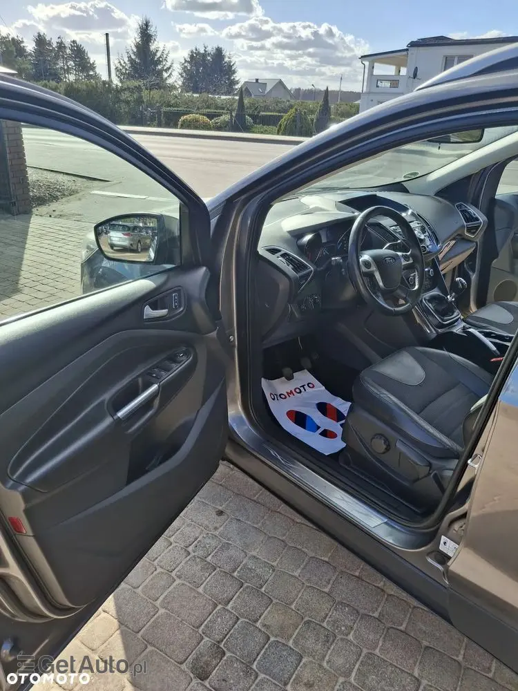 FORD Kuga 1.6 EcoBoost 2x4 Titanium