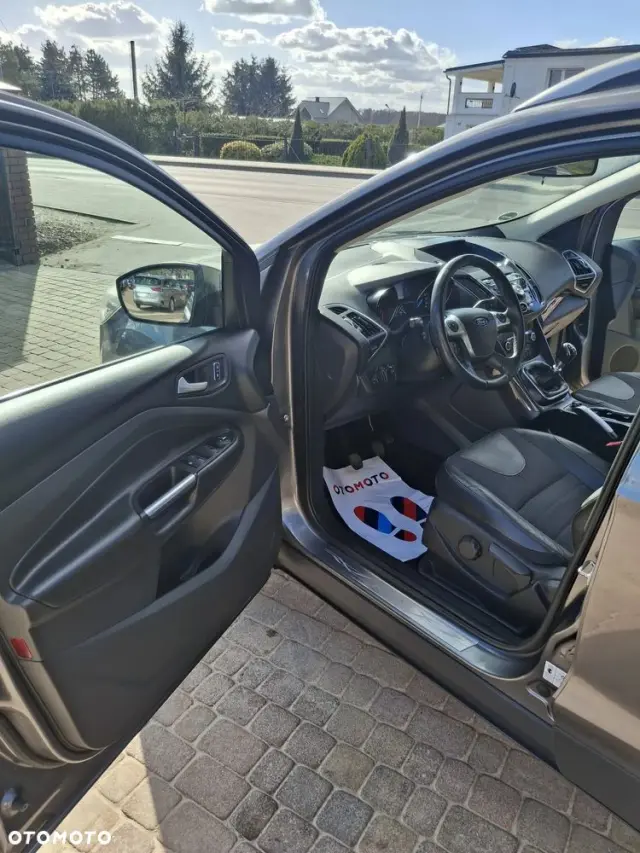 FORD Kuga 1.6 EcoBoost 2x4 Titanium