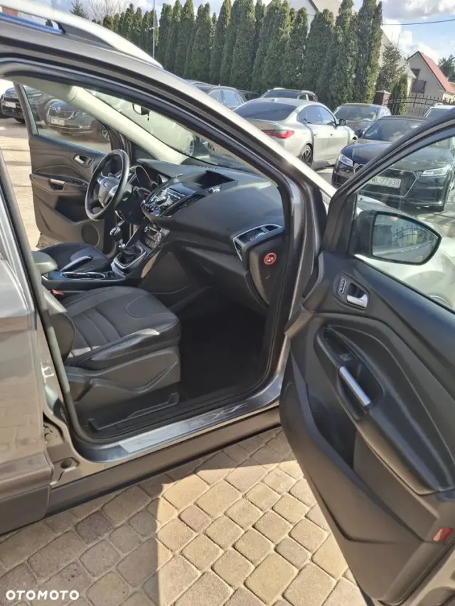 FORD Kuga 1.6 EcoBoost 2x4 Titanium
