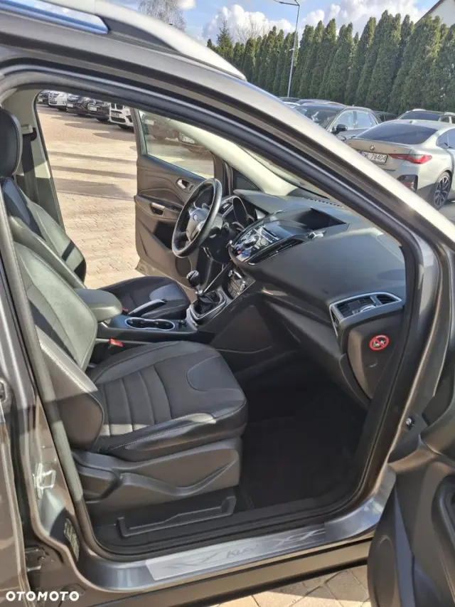FORD Kuga 1.6 EcoBoost 2x4 Titanium