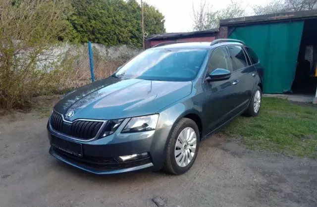 SKODA Octavia 