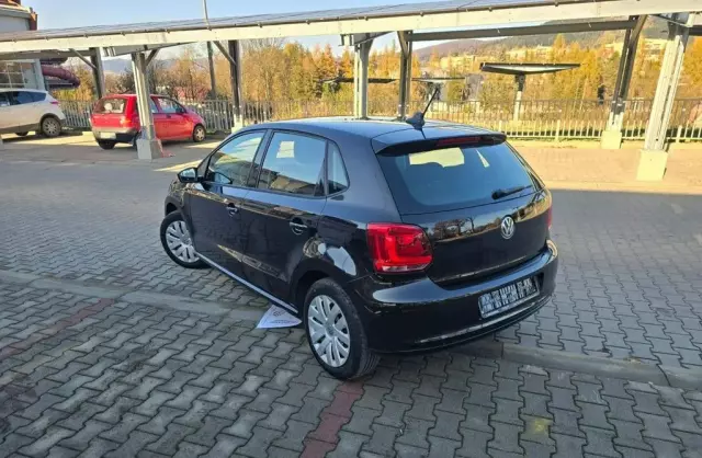 VOLKSWAGEN Polo 