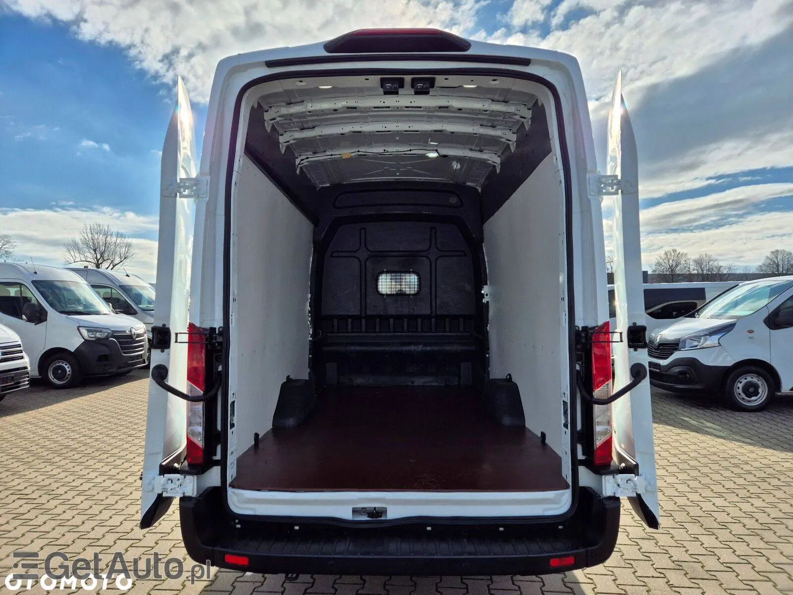 FORD Transit L4H3 Trend