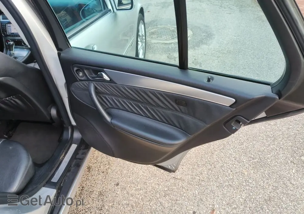 MERCEDES-BENZ Klasa C 320 4Matic Avantgarde Sport Edition