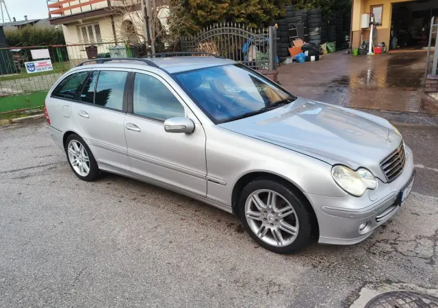 MERCEDES-BENZ Klasa C 320 4Matic Avantgarde Sport Edition