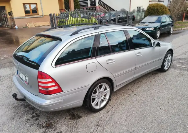 MERCEDES-BENZ Klasa C 320 4Matic Avantgarde Sport Edition