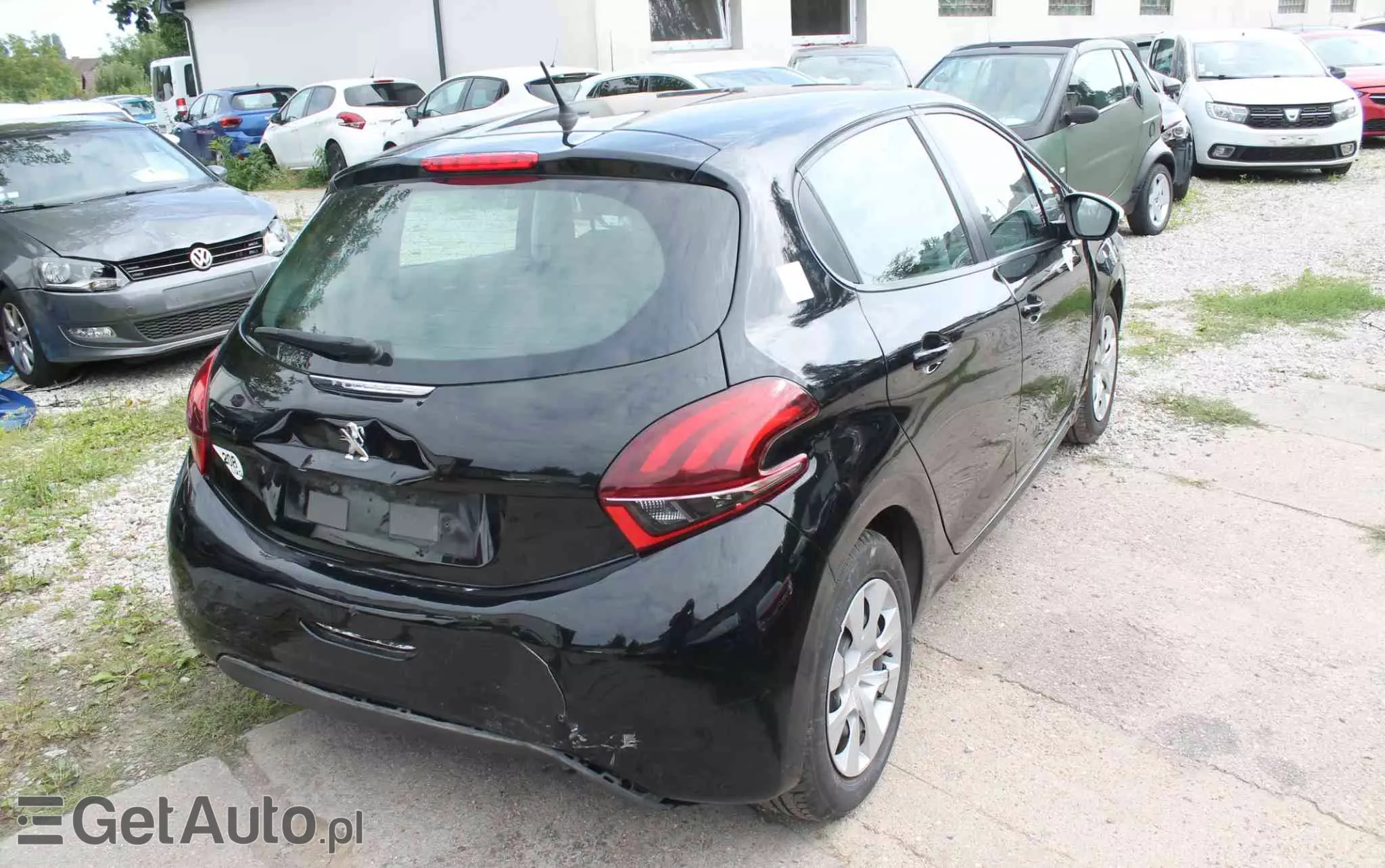 PEUGEOT 208 