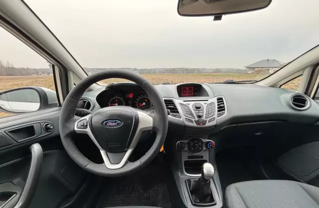 FORD Fiesta 1.4 (71 KM) 5d Automatic