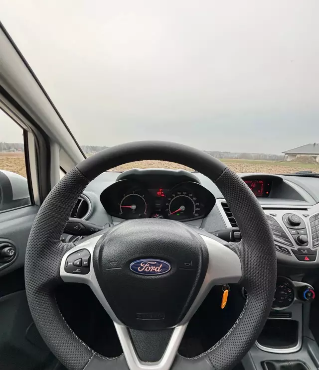 FORD Fiesta 1.4 (71 KM) 5d Automatic