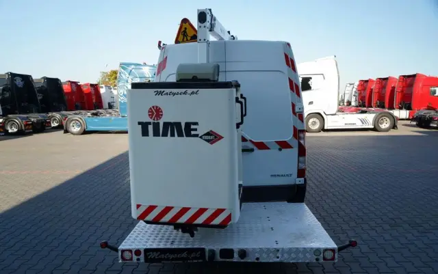 RENAULT MASTER / PODNOŚNIK KOSZOWY - 10.5 m / BLASZAK + WZWYŻKA / 