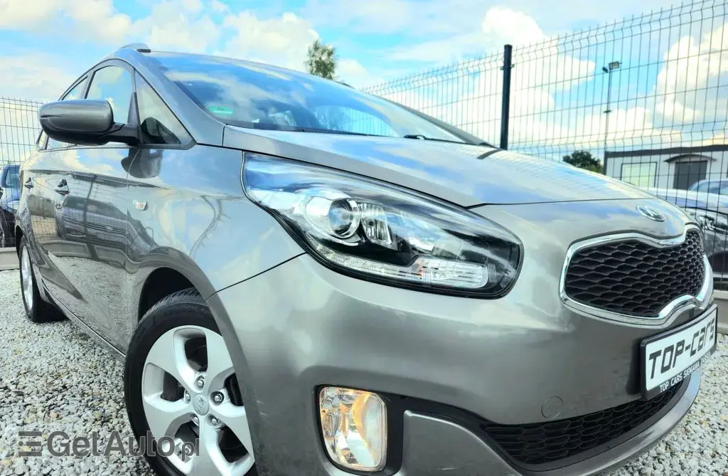 KIA Carens 