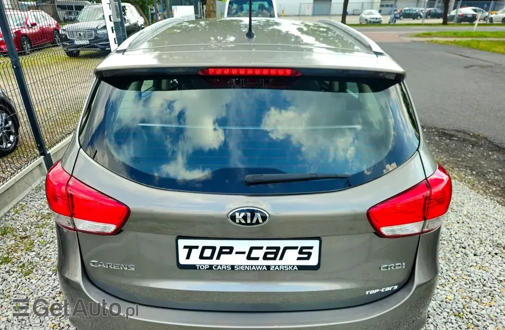KIA Carens 