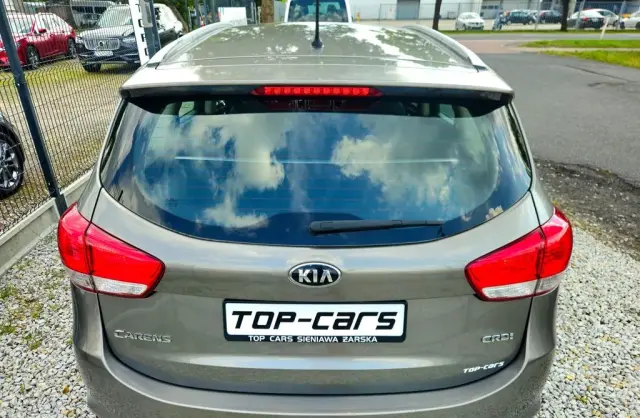 KIA Carens 