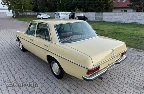 MERCEDES-BENZ W115 