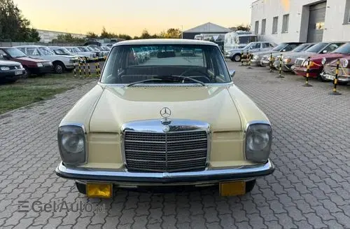 MERCEDES-BENZ W115 
