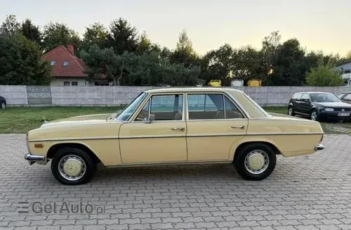 MERCEDES-BENZ W115 