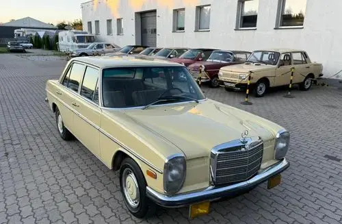 MERCEDES-BENZ W115 