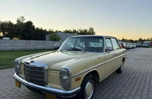 MERCEDES-BENZ W115 