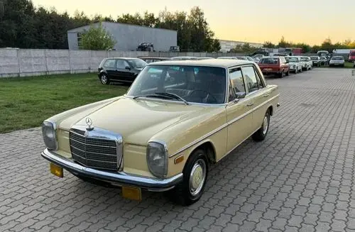 MERCEDES-BENZ W115 