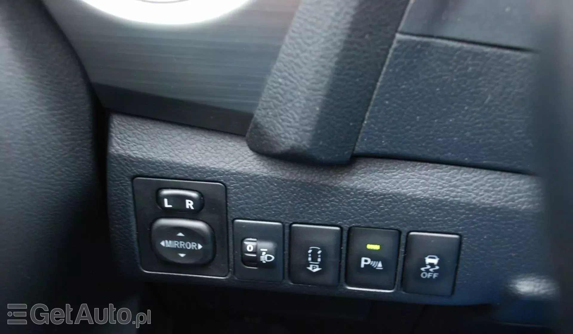 TOYOTA Auris 1.33 Dual VVT-i (99 KM)