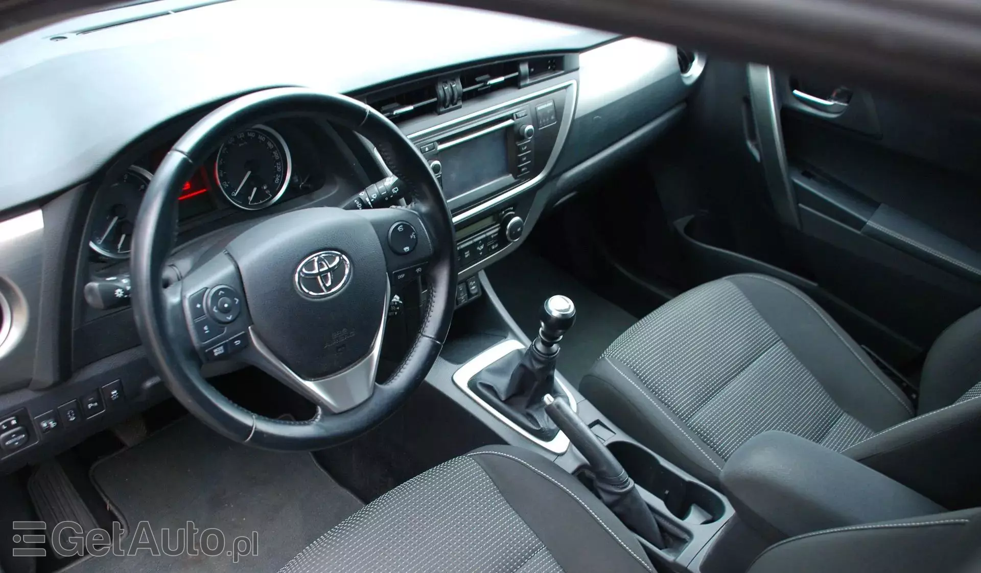 TOYOTA Auris 1.33 Dual VVT-i (99 KM)