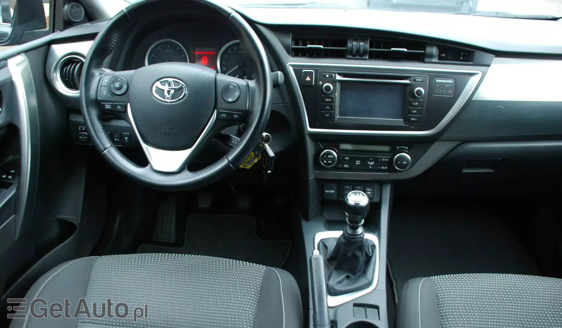 TOYOTA Auris 1.33 Dual VVT-i (99 KM)