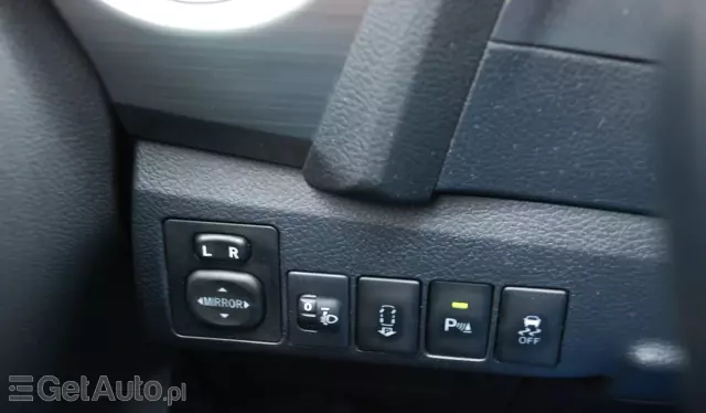 TOYOTA Auris 1.33 Dual VVT-i (99 KM)