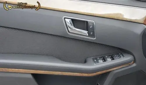 MERCEDES-BENZ Klasa E 