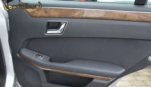 MERCEDES-BENZ Klasa E 