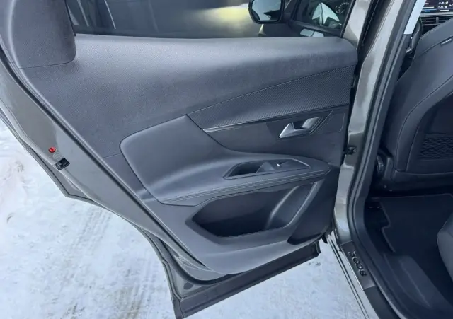 PEUGEOT 3008 1.6 PureTech GPF Allure S&S EAT8