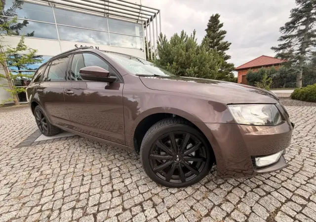 SKODA Octavia 